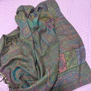 Scarf/wrap in beautiful fall/winter colors